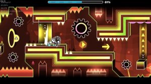 Играю в Geometry Dash