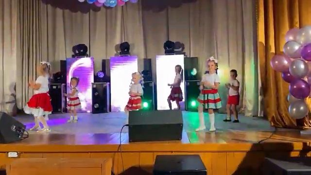 Танец "Детки конфетки" 24.09.2023 танцевальная группа "Ассо смотреть онлайн