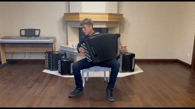Паницкий «Полосынька»; Б.Мокроусов «Одинокая гармонь?