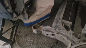 mazda demio dw3w 98 год замена саленблоков задней балки.