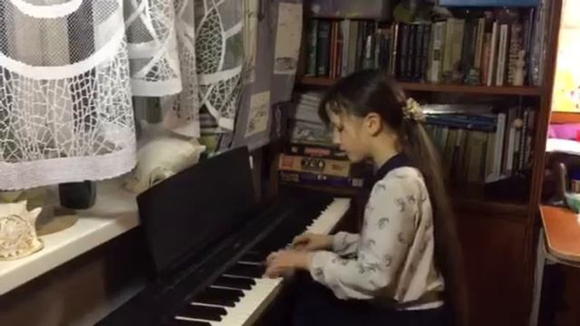 «Старинная французская песенка», исп. Мария Кузнецова (8 лет)