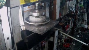 Нива замена передних шпилек  колеса