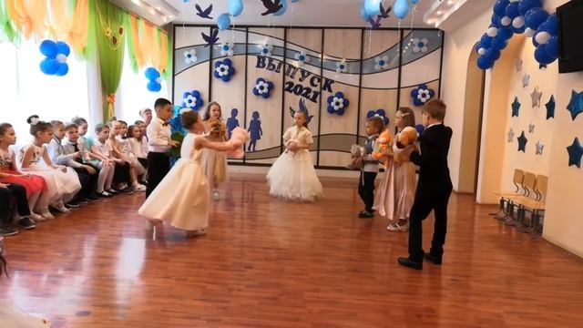 подготовительная 2 танец с игрушками смотреть онлайн