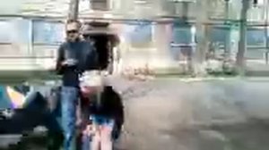 Пьяная баба танцует