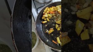 ЖАРЕННЫЙ КАРТОФЕЛЬ с луком морковью и ЯЙЦАМИ 🫶💯😋👍