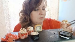 МУКБАНГ роллы на халяву