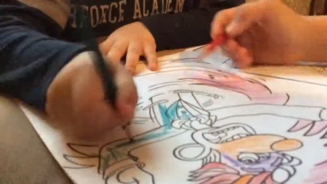 Раскрашиваем раскраски смывайся☺️☺️ смотреть онлайн