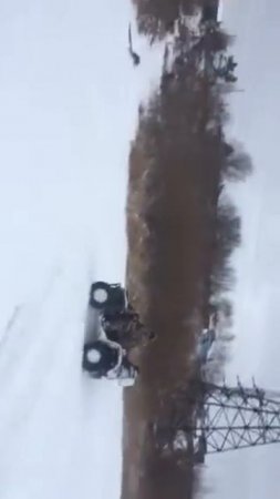 Дрифт на квадрике! Это весело! Супер развороты квадроцикла на льду.
