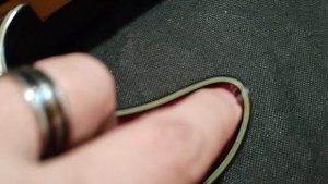 Обзор состояния уцененного экземпляра Shecter Damien Special EMG HZ