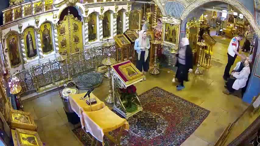 Молебен с акафистом Свт. Луке Крымскому. Храм Успения в Путинках.