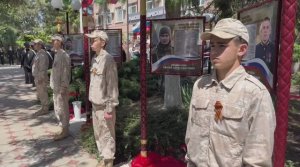 В Крымском техническом колледже открыли аллею памяти защитникам Отечества