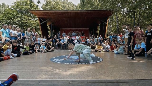 BREAK DANCE KIDS   7-10 лет  18  Red vs Andrusha  BREAK BARS 5 bmvideo