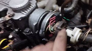 Опель Кадет 1.3 бензин не заводиться нет искры заливает