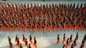 Танец заключенных в память о Майкле Джексоне