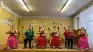 Ансамбль «Уральские ложкари». «Светит месяц»