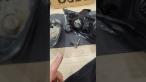 Меняю передние фары Кия сид .