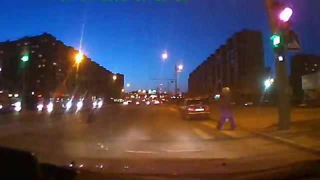 Автомобильный видеорегистратор DVR-127 (ночь) смотреть онлайн