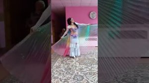 восточный танец с крыльями,сама нежность