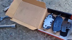 Как правильно использовать штатный домкрат Рено Кадж?