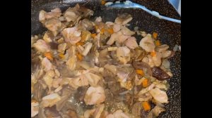 Тушеная картошка с белыми грибами