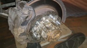 Меняю шпильки в передней ступице Terrano WD21