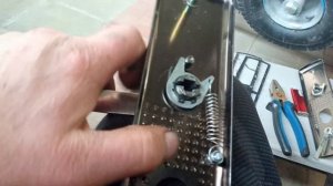 Дверные ручки,полопались пружины на ручках.ремонт и п?