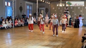 Новогодний танец старшеклассников - Школа "Мечта"