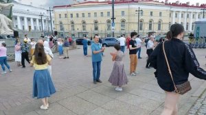 Санкт-Петербург бесплатно. Танцы на Стрелке Васильевс