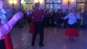 танцую в парных танцах. танец кадриль.новогоднее пред?