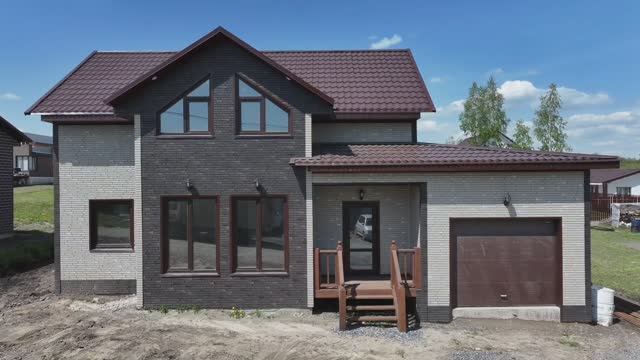 Красивый дом по индивидуальному проекту. НСТ СтройСиб смотреть онлайн