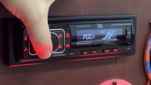 JBL Celebrity 150 (Арсенал возможностей при общем минимализме