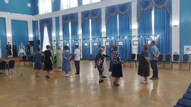 Вальсовый контрданс "Три орешка"