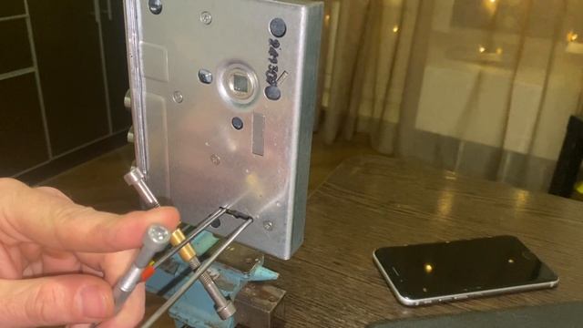 Вскрытие сувальдного замка KALE с ловушками КРАСНОДАР смотреть онлайн