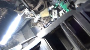 заменил радиатор печки на мазде 626