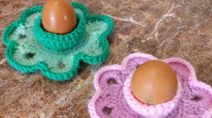 Подставка под пасхальное яйцо крючком