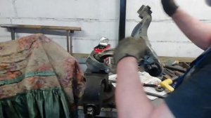 Инфинити qx50. Сайлентблоки передних рычагов.