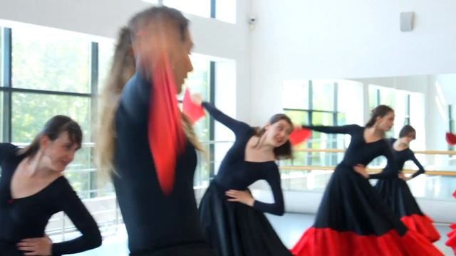 Испанский танец. Студия Ольги Еланской. Балет для вс смотреть онлайн