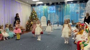 Группа Светлячки. танец Бусинок