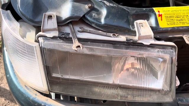 Поехал в техникум на ВАЗ 2112. Помыл и почистил фары. смотреть онлайн