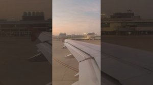 Полёт на самолёте# взлёт,перед взлетом,крыло самолёта