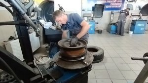 Шиномонтаж колеса от УАЗ СГР "Буханка" #шиномонтаж #1mill