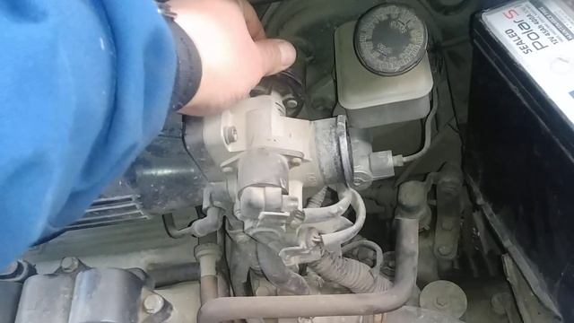 Промываю ДВС, дроссель надо будет чистить!!! смотреть онлайн