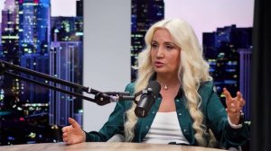 Подкаст с Ульяной Елизаровой.