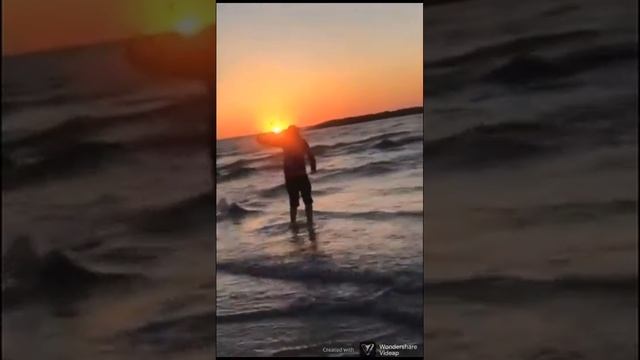 Танцы на закате (🎼Гудзон "Ой, девчонке хана! Ой, влюбил смотреть онлайн