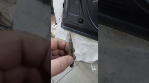 Как снять ручку и личинку передней двери на Ниссан Каш