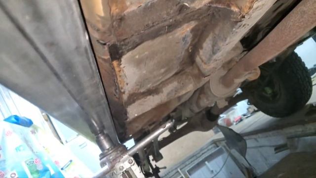 Техничка. Переварил правый порог. Профиль 80х80 в пороге смотреть онлайн