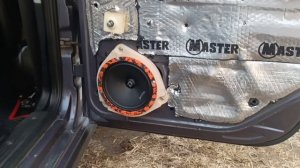 Замена штатных динамиков в Granta fl Cross на DL Audio barracuda 165 SE»