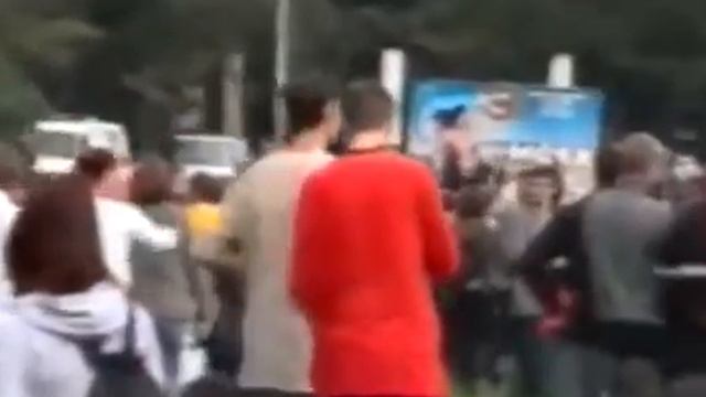 Братья Улыбайте - Коля, я здесь (Live на Рейв Inстанции - 2000) смотреть онлайн