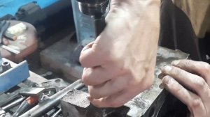 Ввертыш под болт в ГБЦ КаМАЗ 740