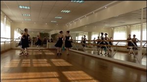 Народный танец, 3 год обучения - выход и поклоны в русск